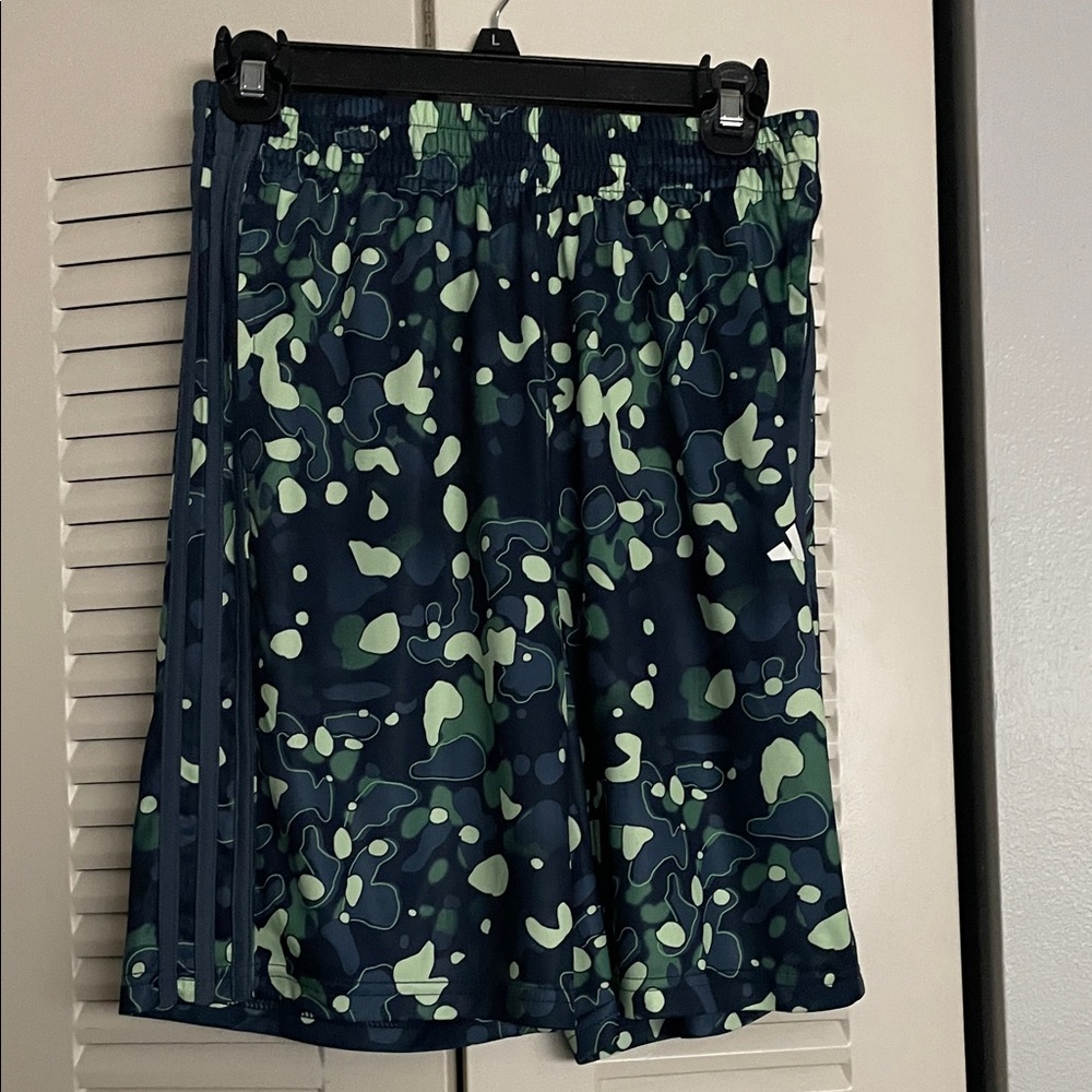 Boys adidas camouflage basketball shorts size XL